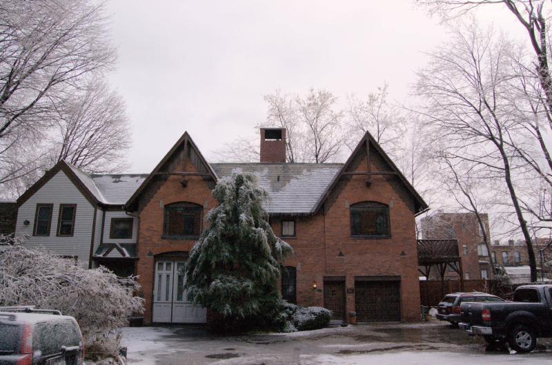 willett house front from street